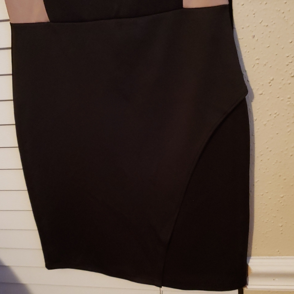 Dress - Picture 5 of 5